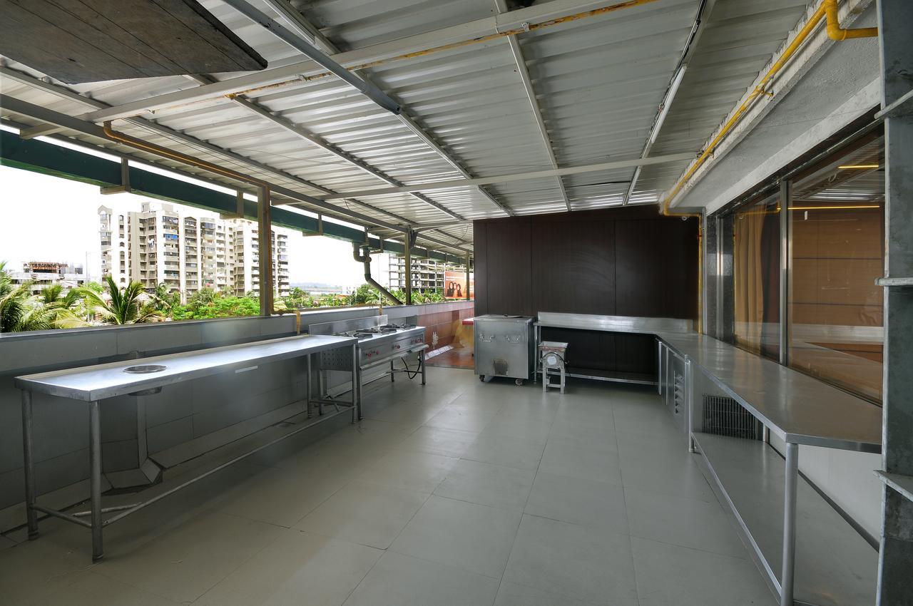 Shreeji Vatika Hotel Surat Esterno foto