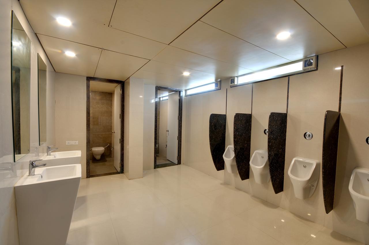 Shreeji Vatika Hotel Surat Esterno foto