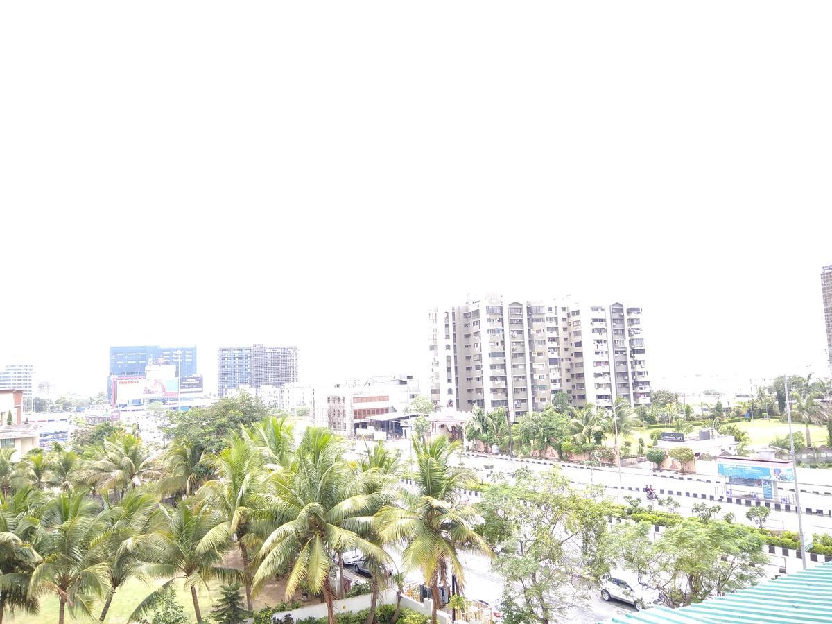 Shreeji Vatika Hotel Surat Esterno foto