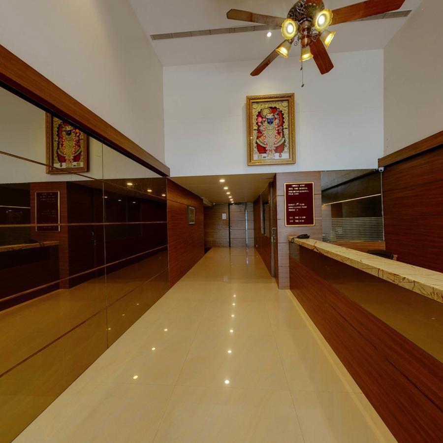 Shreeji Vatika Hotel Surat Esterno foto