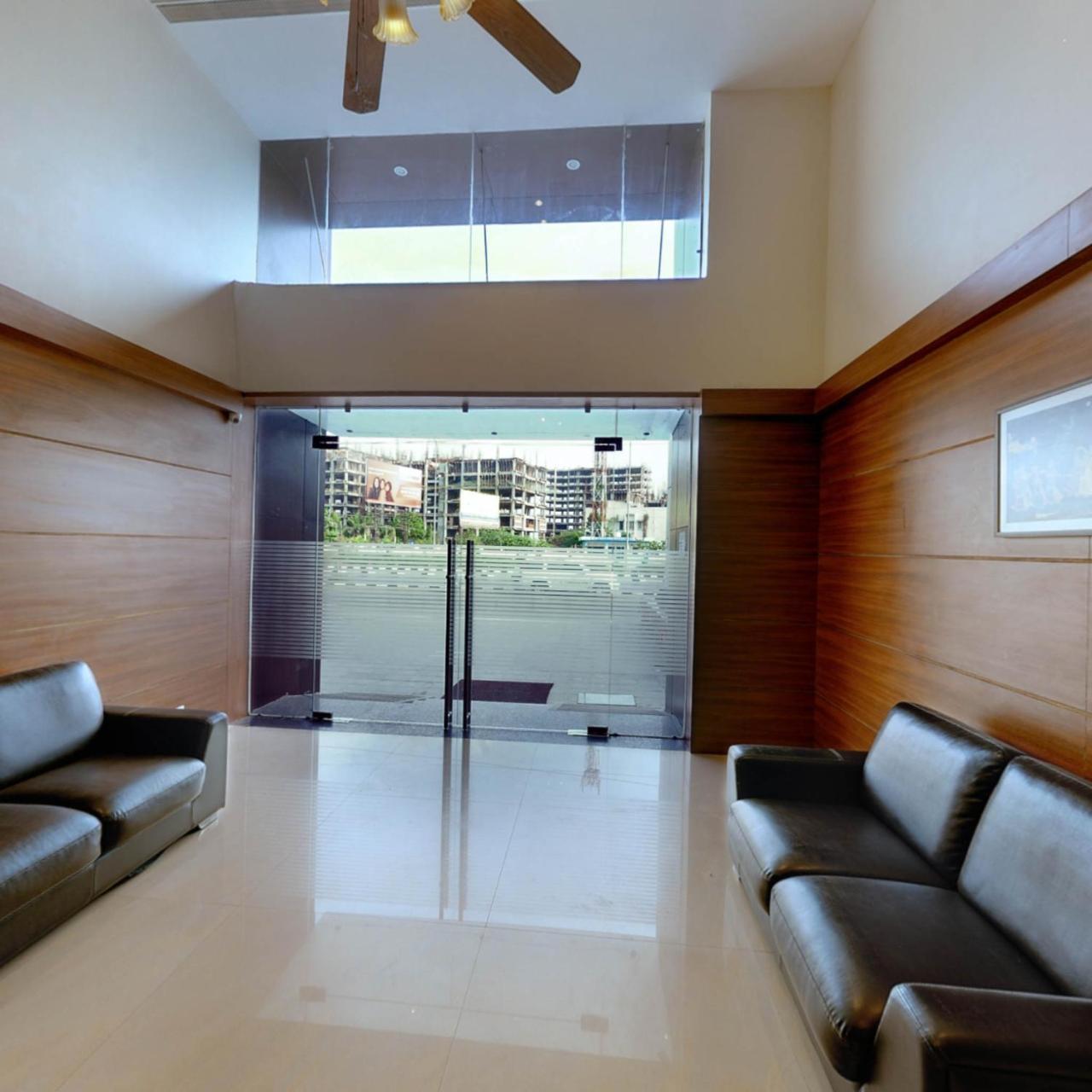 Shreeji Vatika Hotel Surat Esterno foto